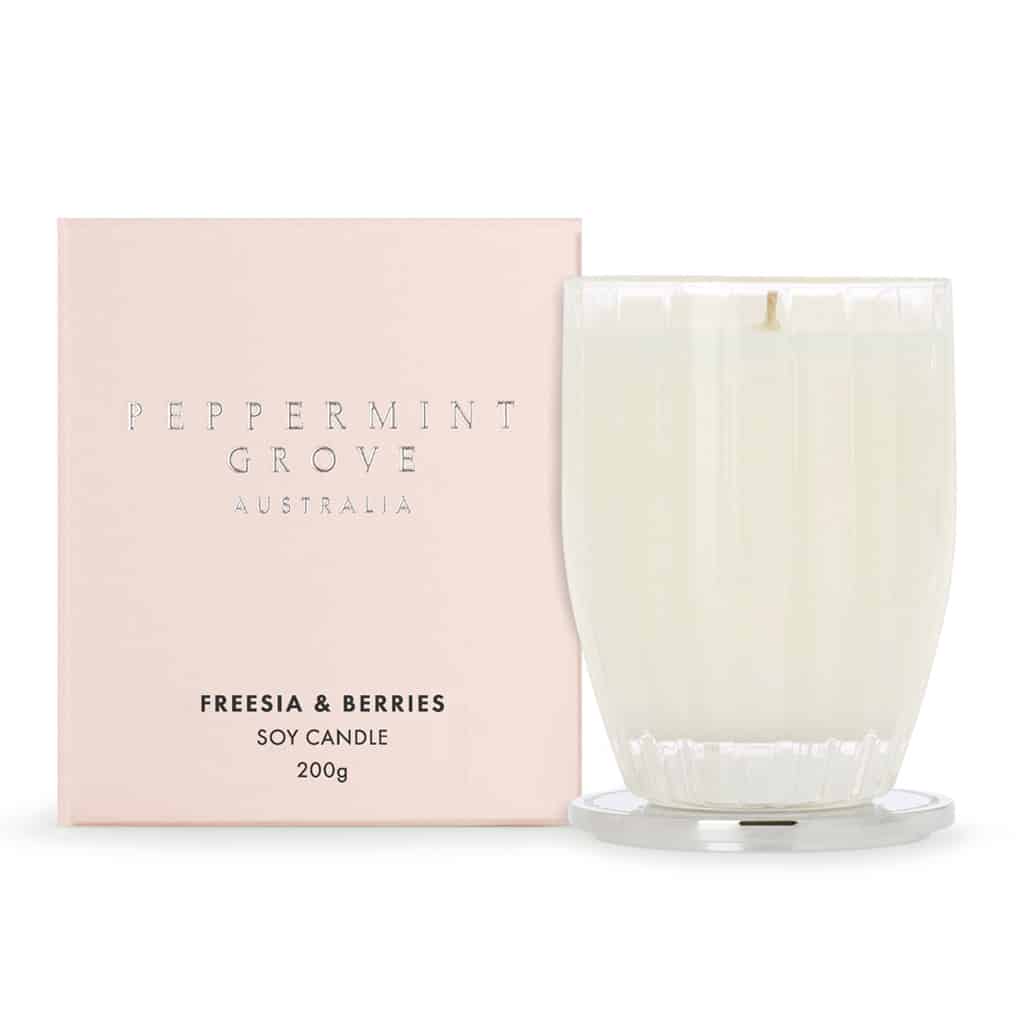 Candle 200g - Freesia & Berries